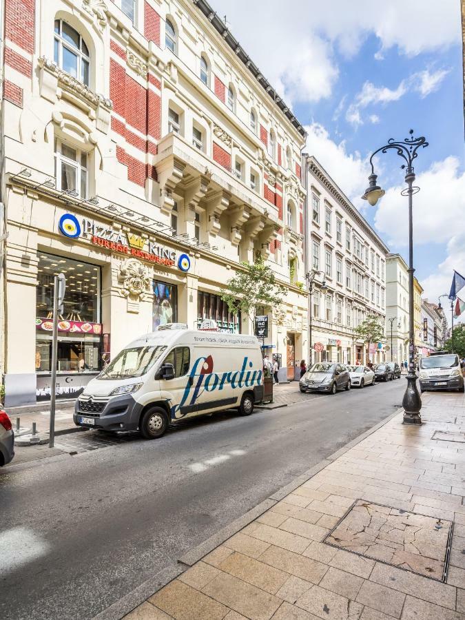 Luxury Apartment With Free Garage And Balcony In The Center Budapest Exterior foto